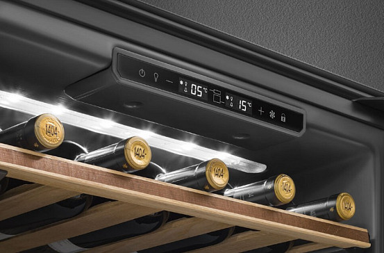 Холодильный шкаф для вина Smeg CVI129B3 встраиваемый