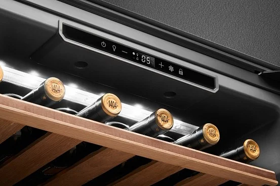 Холодильный шкаф для вина Smeg CVI621NR3 встраиваемый