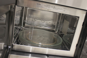 Микроволновая печь Korting KMI 825 TGB встраиваемая